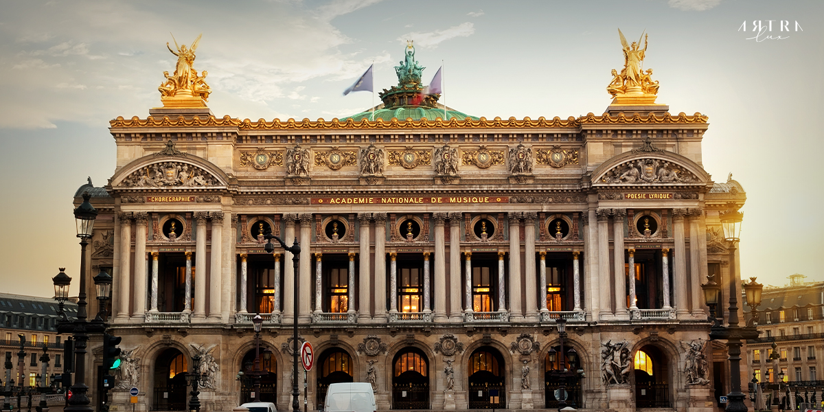 ภายนอกโรงอุปรากร Palais Garnier Opera House